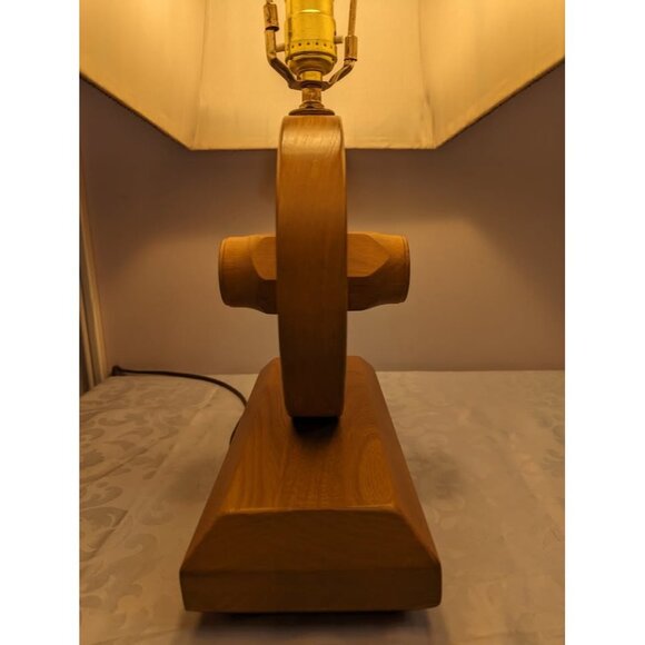 Vintage Nautical Carved Wheel Lamp for the Bedroom - Picture 8 of 8